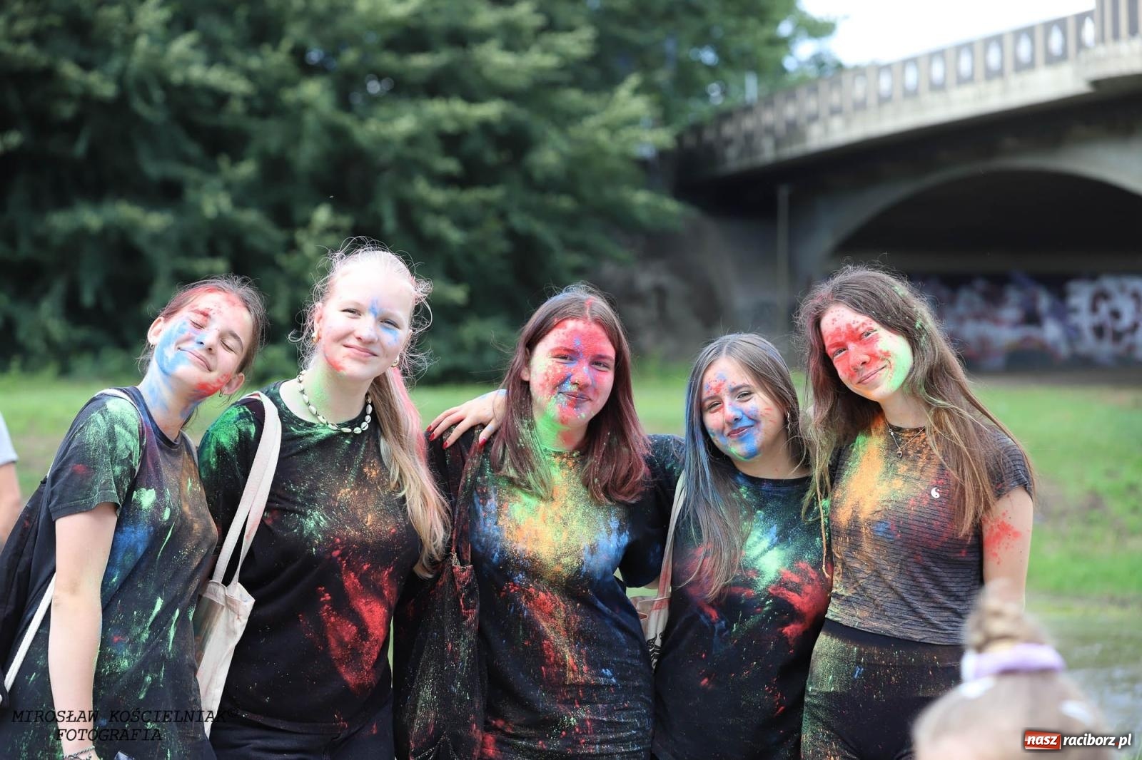 Zdjęcie w galerii na portalu naszraciborz.pl: Holi Święto Kolorów na raciborskich bulwarach [FOTO] wiadomości z regionu
