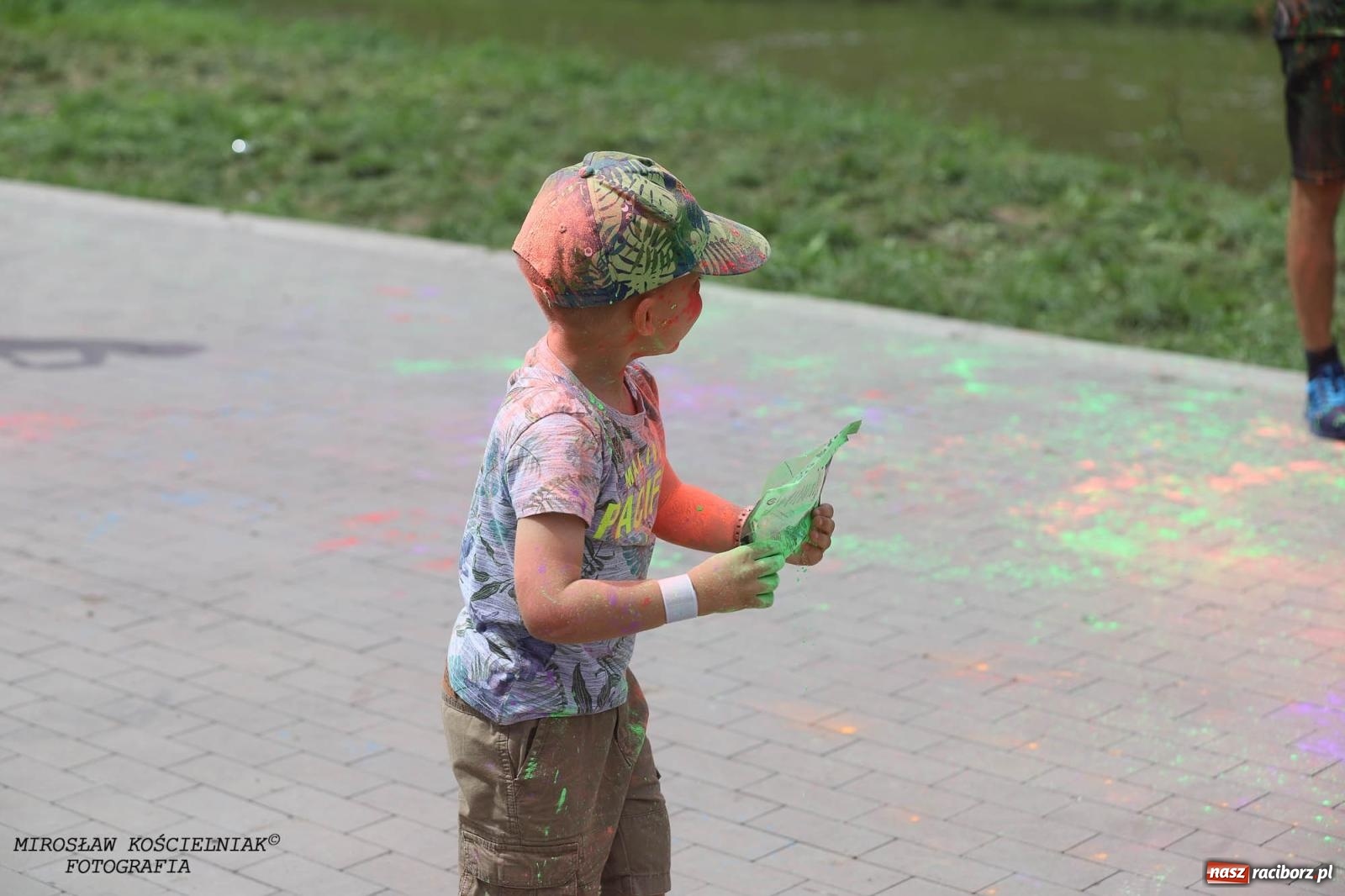 Zdjęcie w galerii na portalu naszraciborz.pl: Holi Święto Kolorów na raciborskich bulwarach [FOTO] wiadomości z regionu