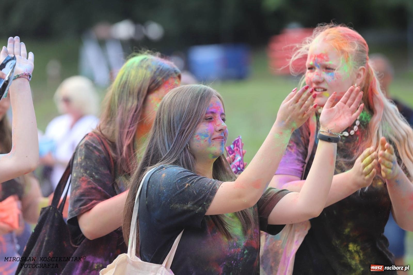 Zdjęcie w galerii na portalu naszraciborz.pl: Holi Święto Kolorów na raciborskich bulwarach [FOTO] wiadomości z regionu