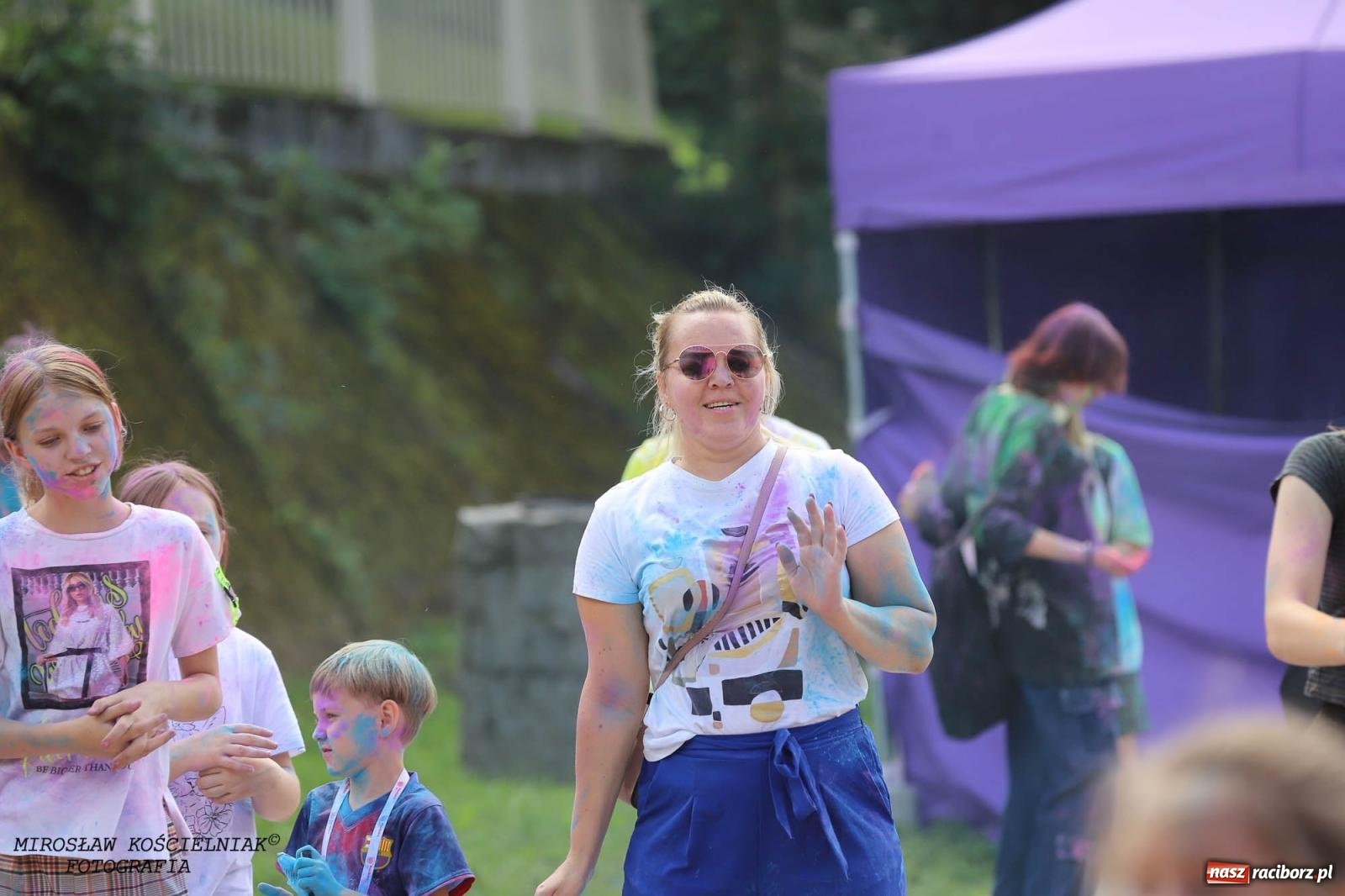 Zdjęcie w galerii na portalu naszraciborz.pl: Holi Święto Kolorów na raciborskich bulwarach [FOTO] wiadomości z regionu