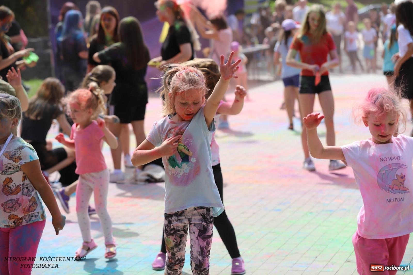 Zdjęcie w galerii na portalu naszraciborz.pl: Holi Święto Kolorów na raciborskich bulwarach [FOTO] wiadomości z regionu