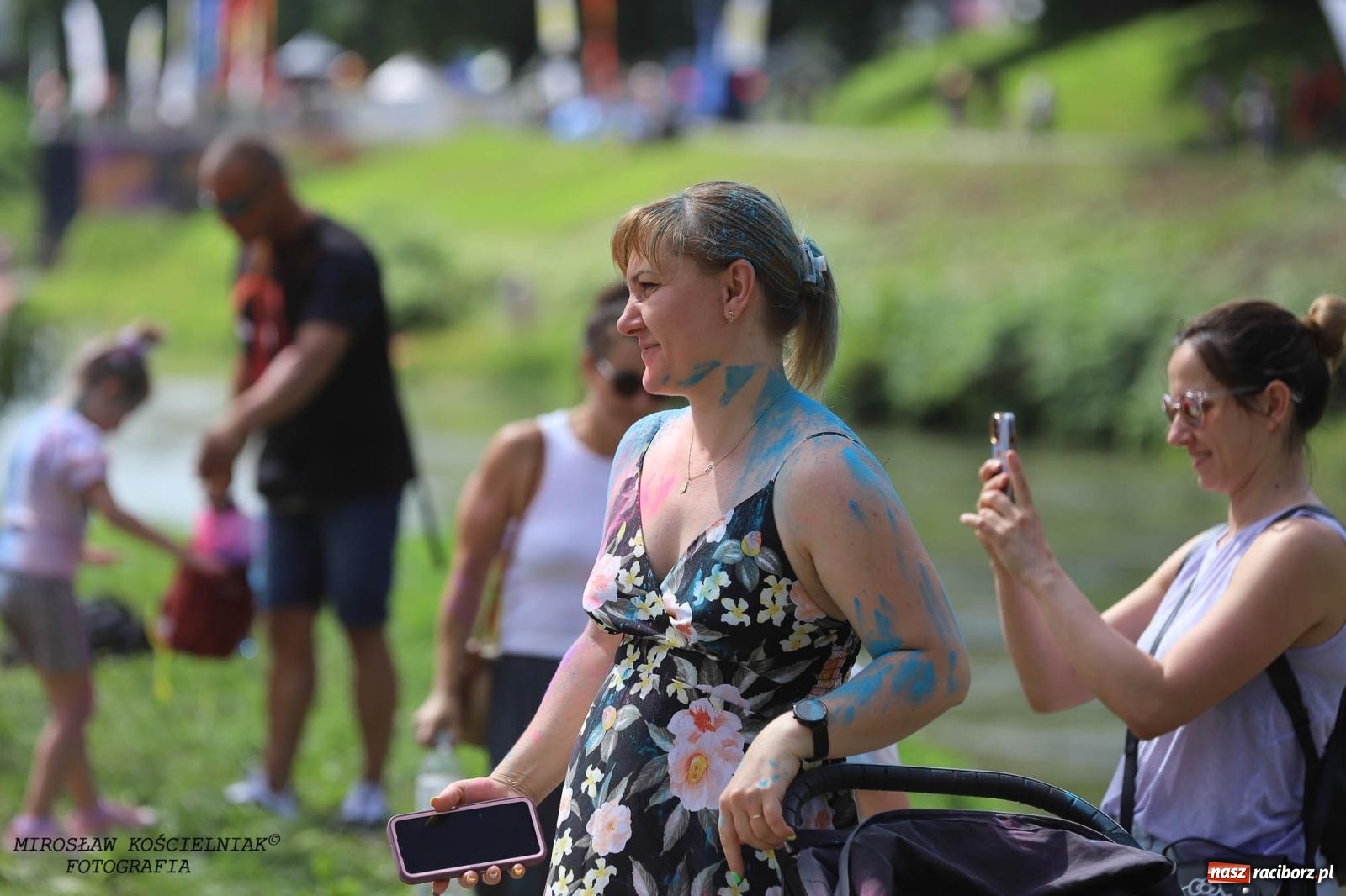 Zdjęcie w galerii na portalu naszraciborz.pl: Holi Święto Kolorów na raciborskich bulwarach [FOTO] wiadomości z regionu