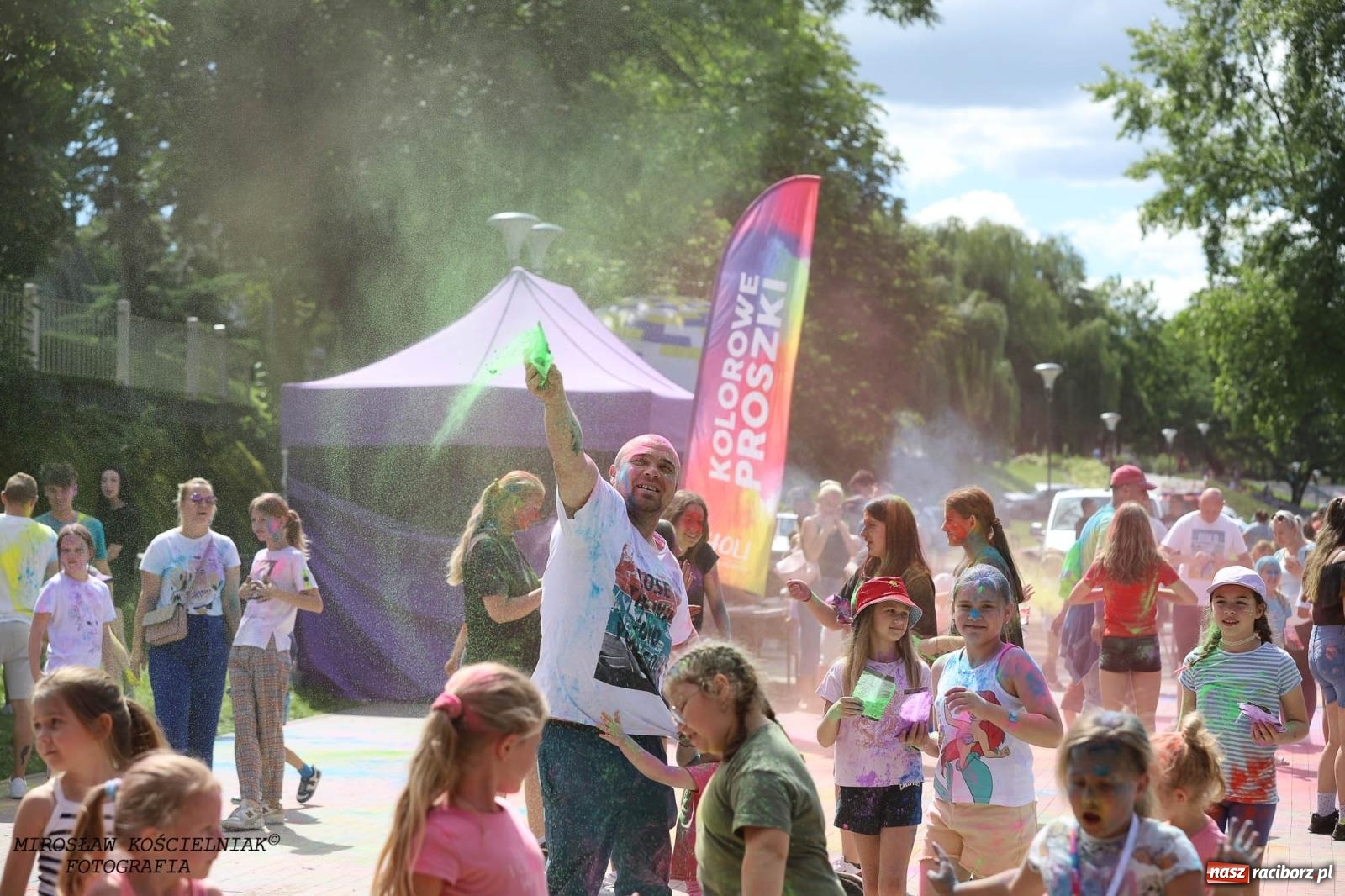 Zdjęcie w galerii na portalu naszraciborz.pl: Holi Święto Kolorów na raciborskich bulwarach [FOTO] wiadomości z regionu
