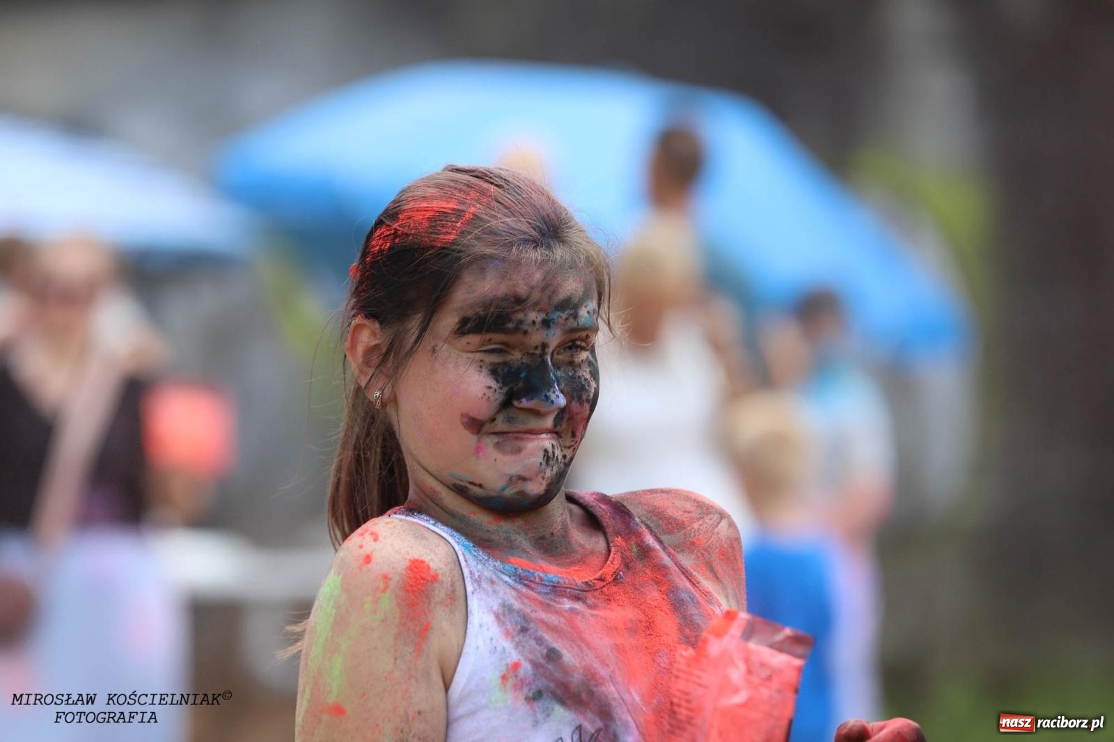 Zdjęcie w galerii na portalu naszraciborz.pl: Holi Święto Kolorów na raciborskich bulwarach [FOTO] wiadomości z regionu