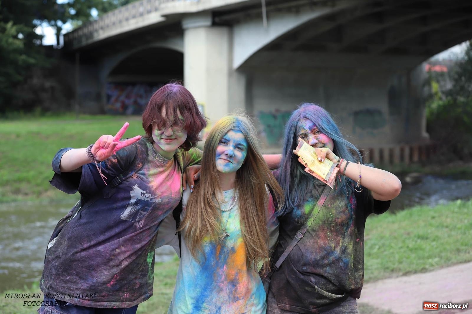 Zdjęcie w galerii na portalu naszraciborz.pl: Holi Święto Kolorów na raciborskich bulwarach [FOTO] wiadomości z regionu