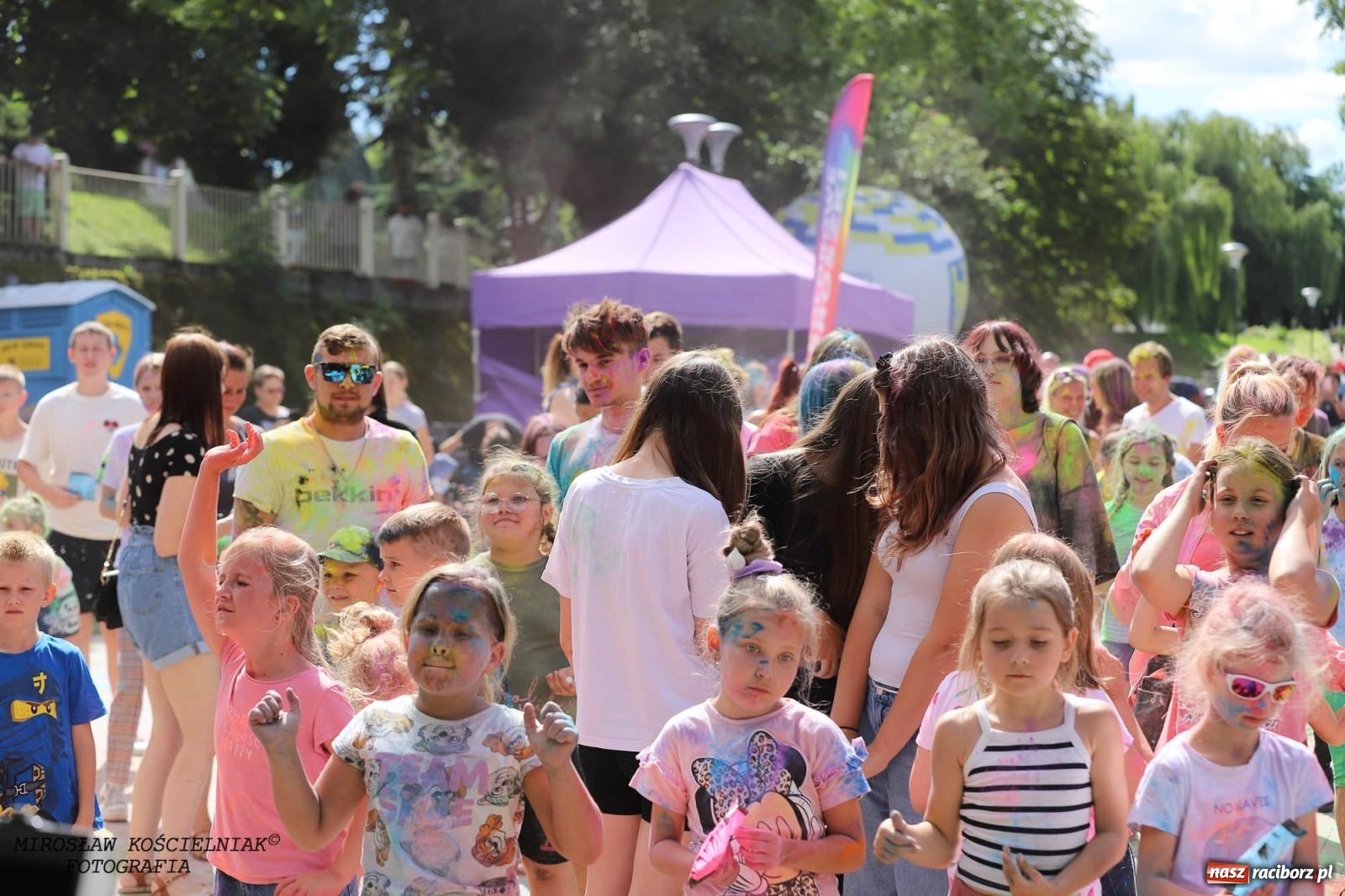 Zdjęcie w galerii na portalu naszraciborz.pl: Holi Święto Kolorów na raciborskich bulwarach [FOTO] wiadomości z regionu