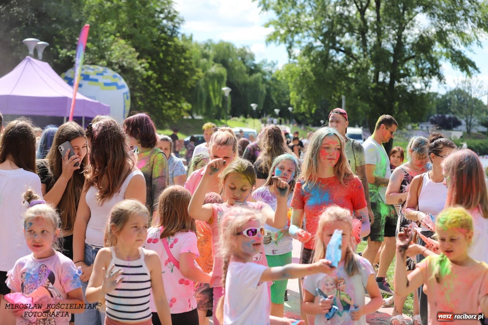 Zdjęcie w galerii na portalu naszraciborz.pl: Holi Święto Kolorów na raciborskich bulwarach [FOTO] wiadomości z regionu