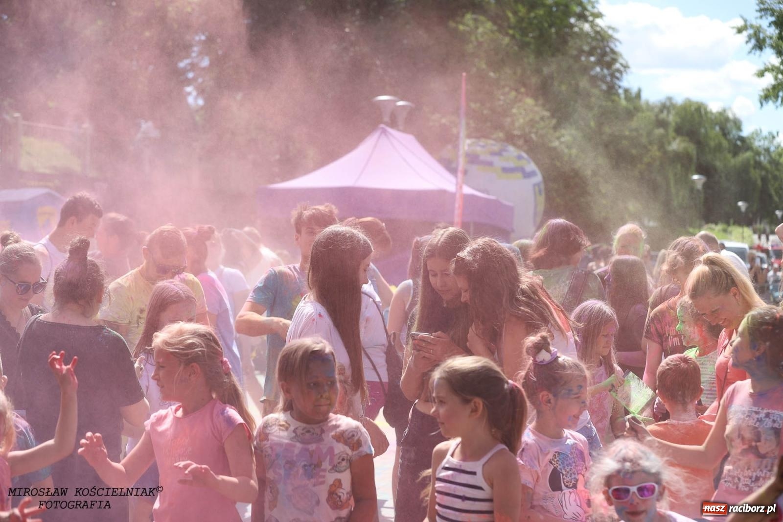 Zdjęcie w galerii na portalu naszraciborz.pl: Holi Święto Kolorów na raciborskich bulwarach [FOTO] wiadomości z regionu