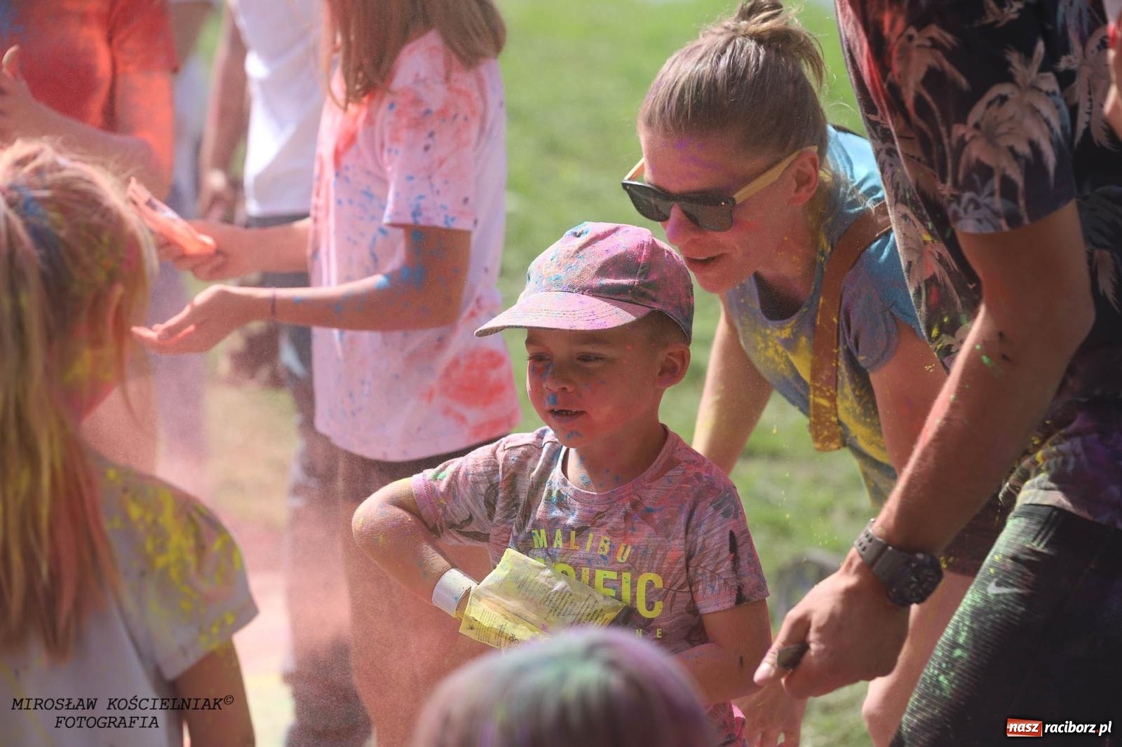 Zdjęcie w galerii na portalu naszraciborz.pl: Holi Święto Kolorów na raciborskich bulwarach [FOTO] wiadomości z regionu