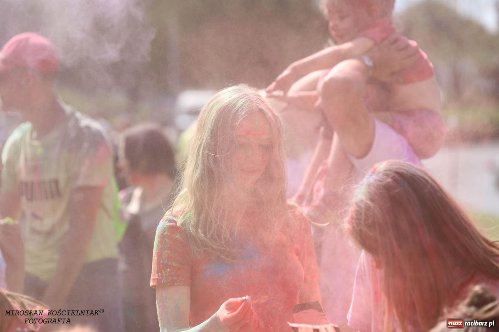Zdjęcie w galerii na portalu naszraciborz.pl: Holi Święto Kolorów na raciborskich bulwarach [FOTO] wiadomości z regionu
