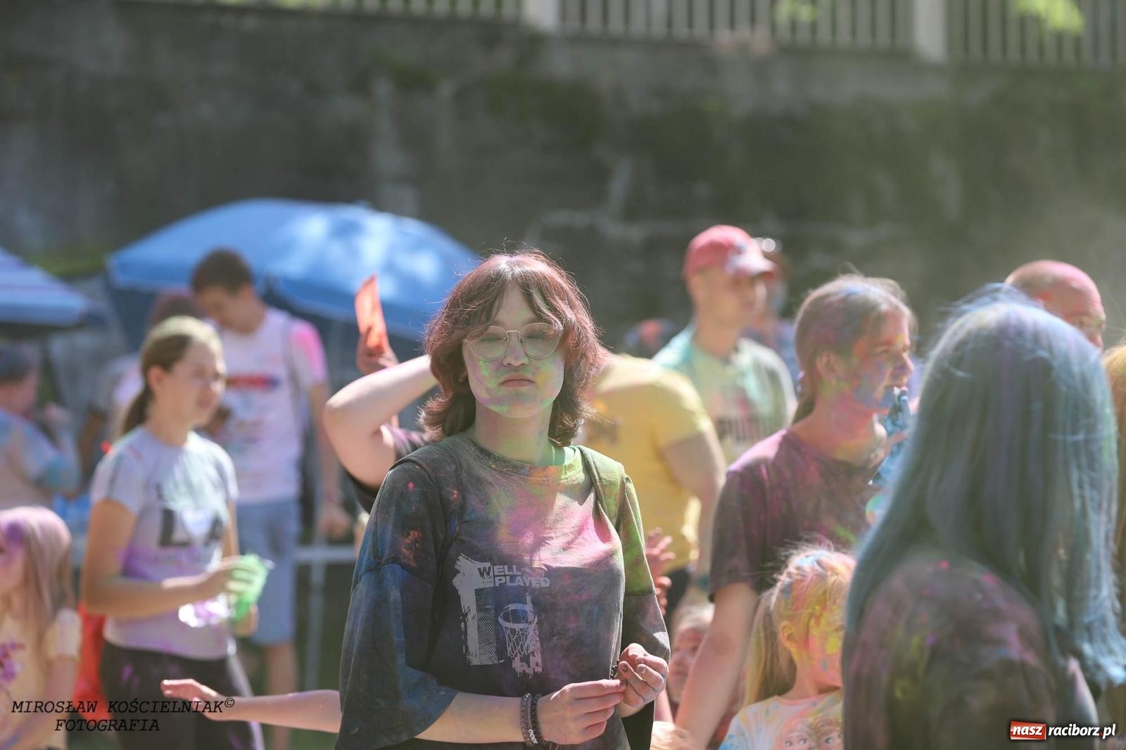 Zdjęcie w galerii na portalu naszraciborz.pl: Holi Święto Kolorów na raciborskich bulwarach [FOTO] wiadomości z regionu