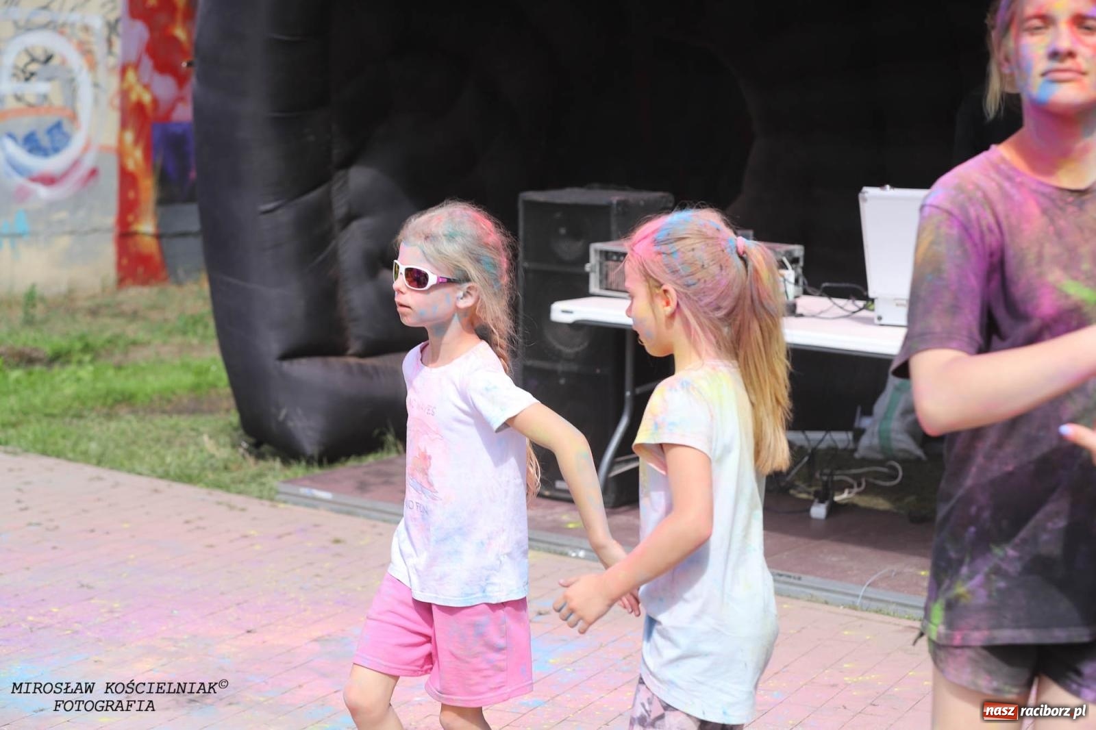 Zdjęcie w galerii na portalu naszraciborz.pl: Holi Święto Kolorów na raciborskich bulwarach [FOTO] wiadomości z regionu