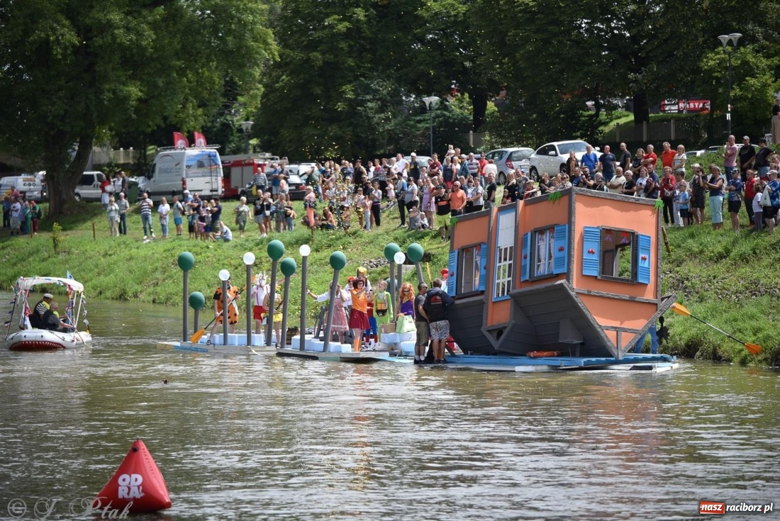 Zdjęcie w galerii na portalu naszraciborz.pl: Pływadło 2024 na bis! Tak to wyglądało w Raciborzu [FOTO] wiadomości z regionu
