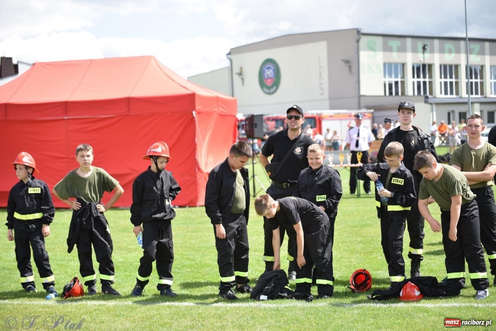 Zdjęcie w galerii na portalu naszraciborz.pl: Markowice zgarnęły całą pulę. Miejskie zawody sportowo-pożarnicze w Studziennej FOTO i WIDEO] wiadomości z regionu
