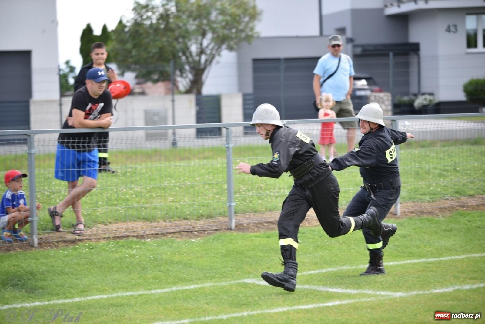 Zdjęcie w galerii na portalu naszraciborz.pl: Markowice zgarnęły całą pulę. Miejskie zawody sportowo-pożarnicze w Studziennej FOTO i WIDEO] wiadomości z regionu