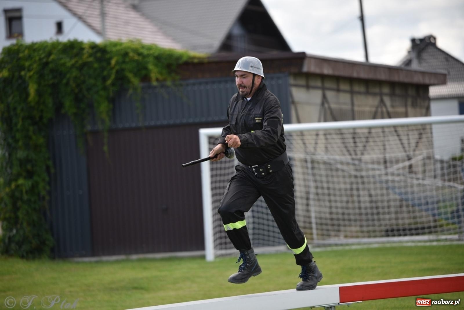 Zdjęcie w galerii na portalu naszraciborz.pl: Markowice zgarnęły całą pulę. Miejskie zawody sportowo-pożarnicze w Studziennej FOTO i WIDEO] wiadomości z regionu