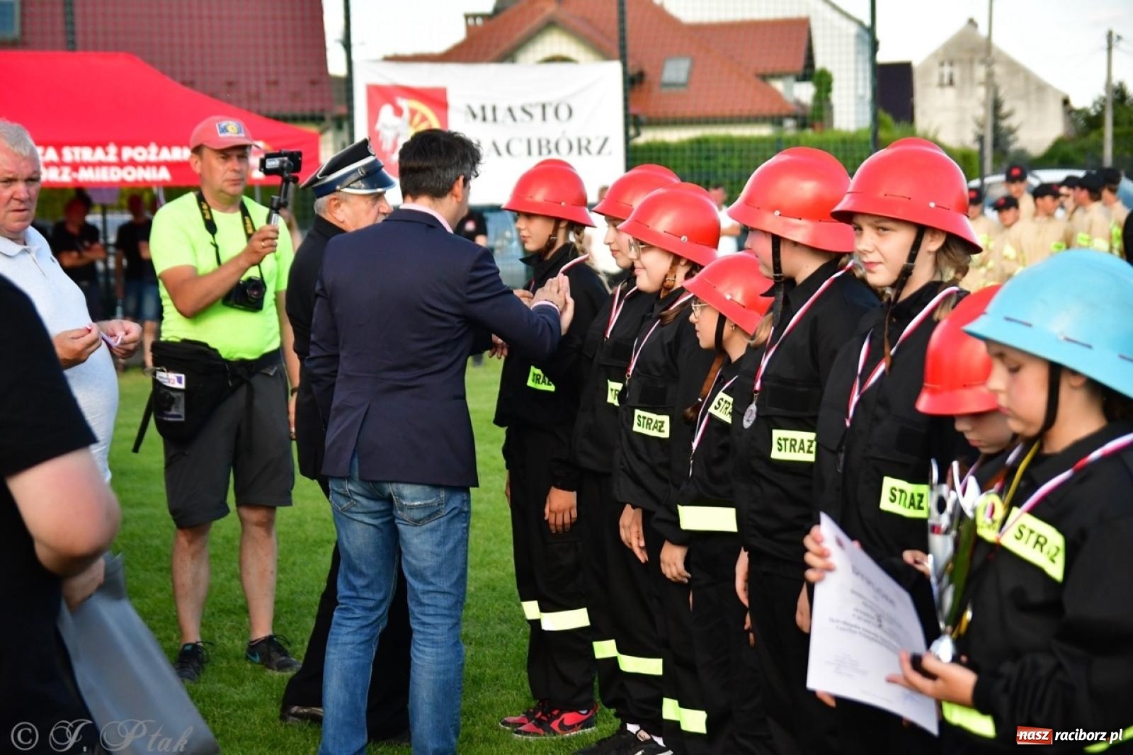 Zdjęcie w galerii na portalu naszraciborz.pl: Markowice zgarnęły całą pulę. Miejskie zawody sportowo-pożarnicze w Studziennej FOTO i WIDEO] wiadomości z regionu