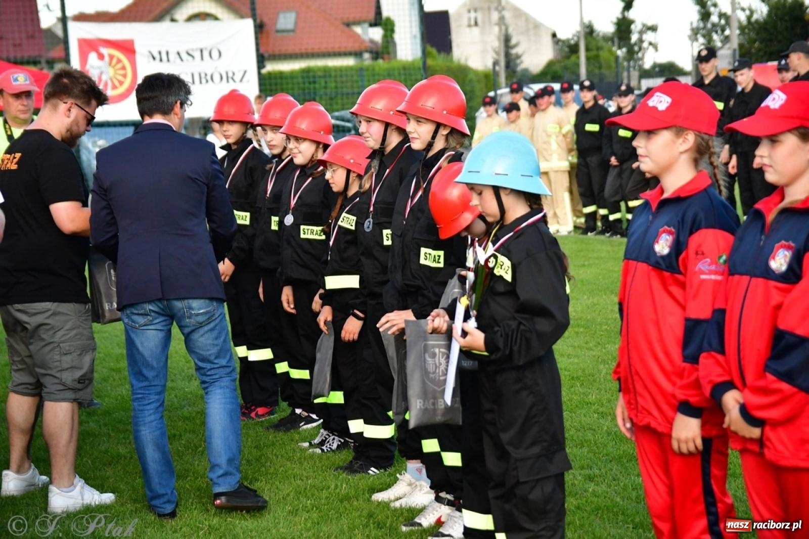 Zdjęcie w galerii na portalu naszraciborz.pl: Markowice zgarnęły całą pulę. Miejskie zawody sportowo-pożarnicze w Studziennej FOTO i WIDEO] wiadomości z regionu
