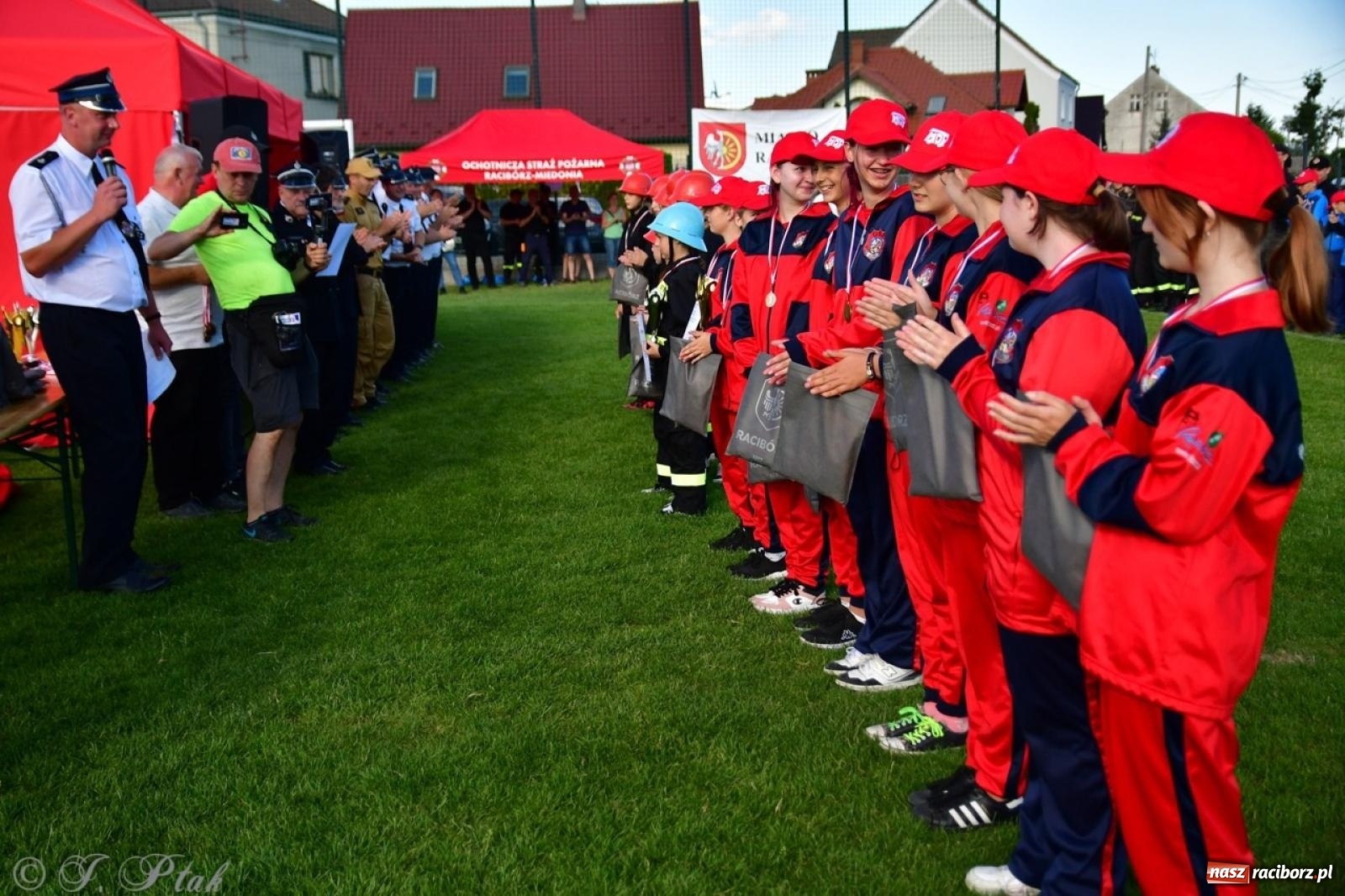 Zdjęcie w galerii na portalu naszraciborz.pl: Markowice zgarnęły całą pulę. Miejskie zawody sportowo-pożarnicze w Studziennej FOTO i WIDEO] wiadomości z regionu