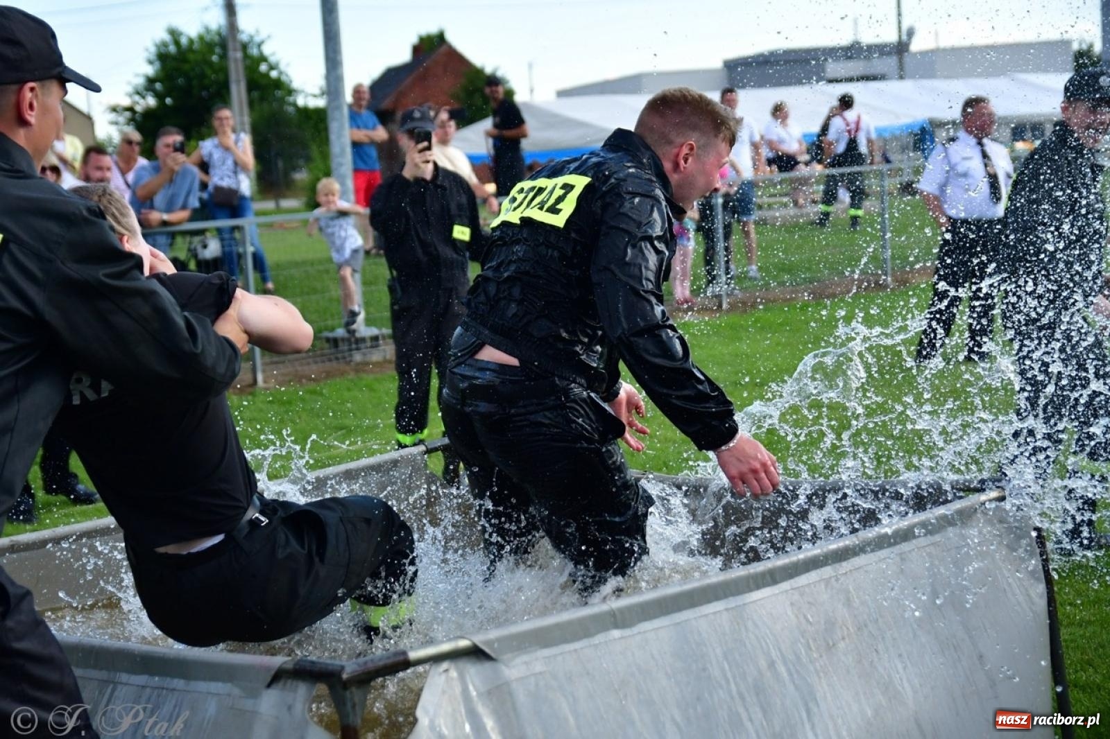 Zdjęcie w galerii na portalu naszraciborz.pl: Markowice zgarnęły całą pulę. Miejskie zawody sportowo-pożarnicze w Studziennej FOTO i WIDEO] wiadomości z regionu