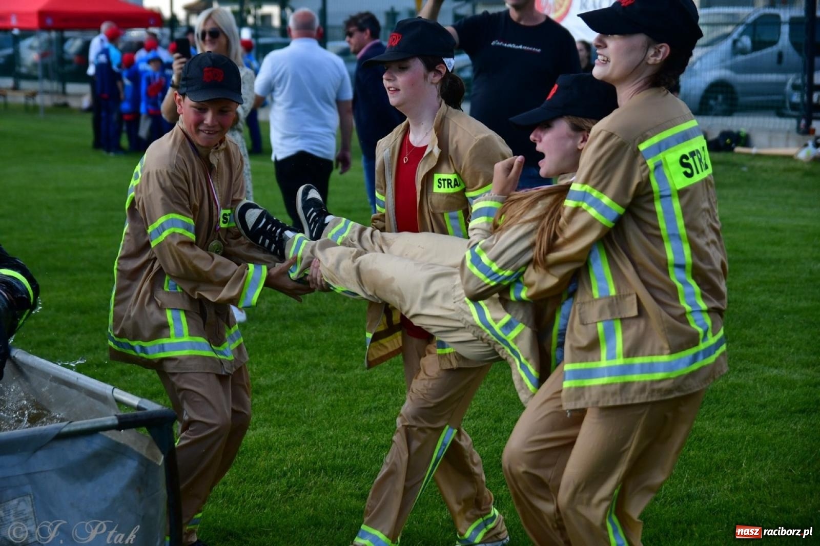 Zdjęcie w galerii na portalu naszraciborz.pl: Markowice zgarnęły całą pulę. Miejskie zawody sportowo-pożarnicze w Studziennej FOTO i WIDEO] wiadomości z regionu