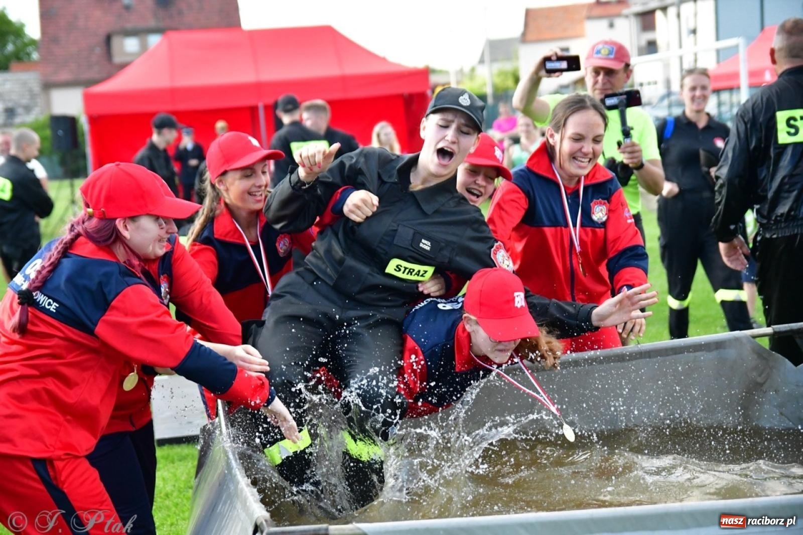 Zdjęcie w galerii na portalu naszraciborz.pl: Markowice zgarnęły całą pulę. Miejskie zawody sportowo-pożarnicze w Studziennej FOTO i WIDEO] wiadomości z regionu