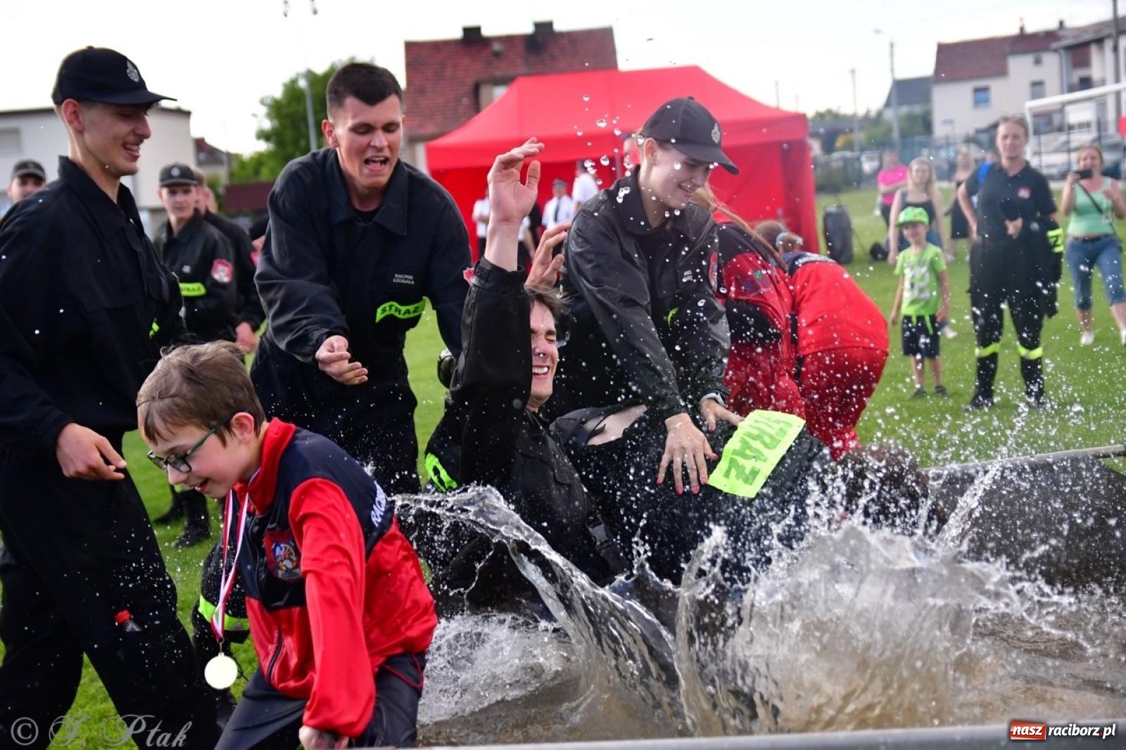 Zdjęcie w galerii na portalu naszraciborz.pl: Markowice zgarnęły całą pulę. Miejskie zawody sportowo-pożarnicze w Studziennej FOTO i WIDEO] wiadomości z regionu