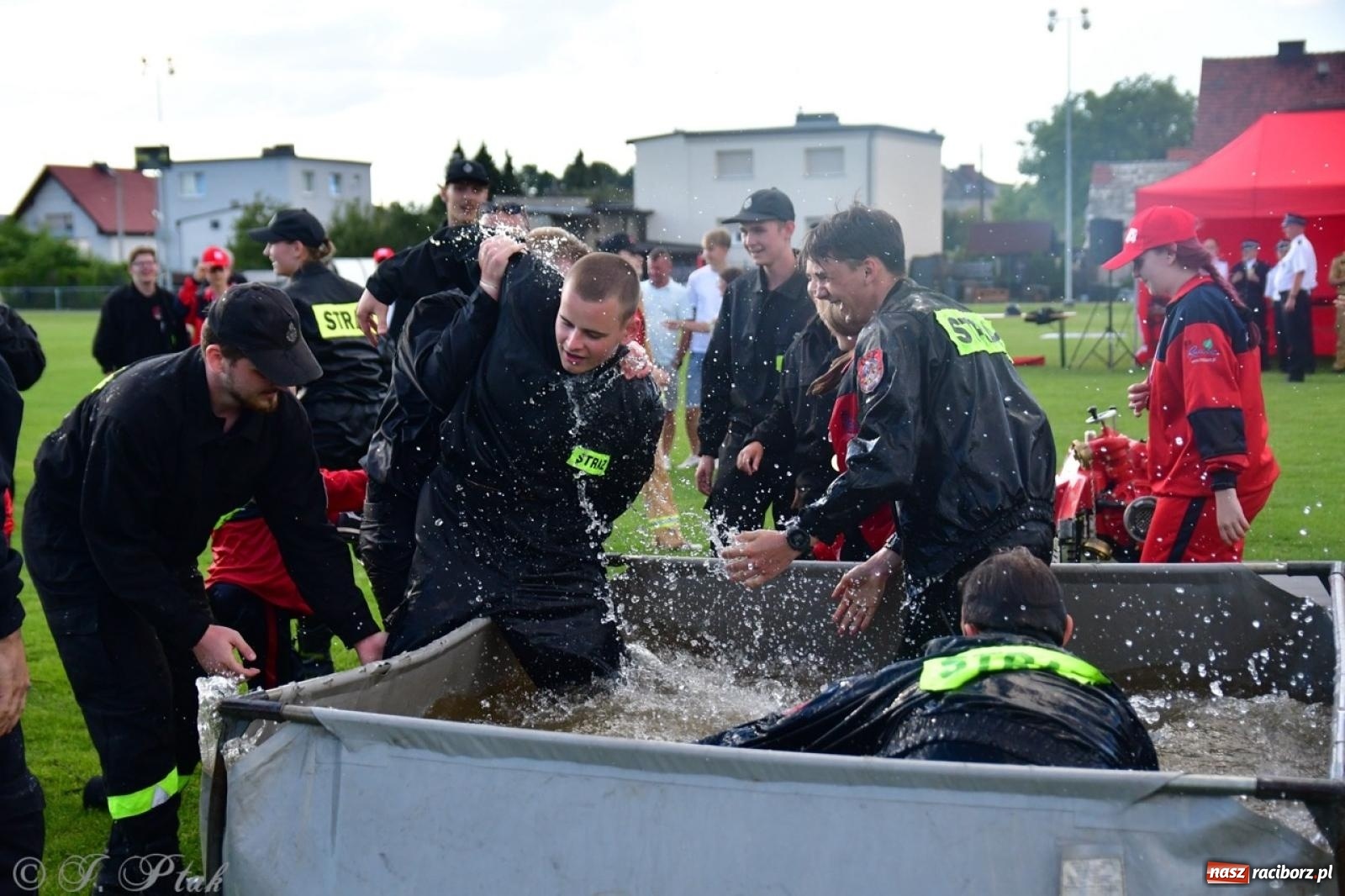 Zdjęcie w galerii na portalu naszraciborz.pl: Markowice zgarnęły całą pulę. Miejskie zawody sportowo-pożarnicze w Studziennej FOTO i WIDEO] wiadomości z regionu