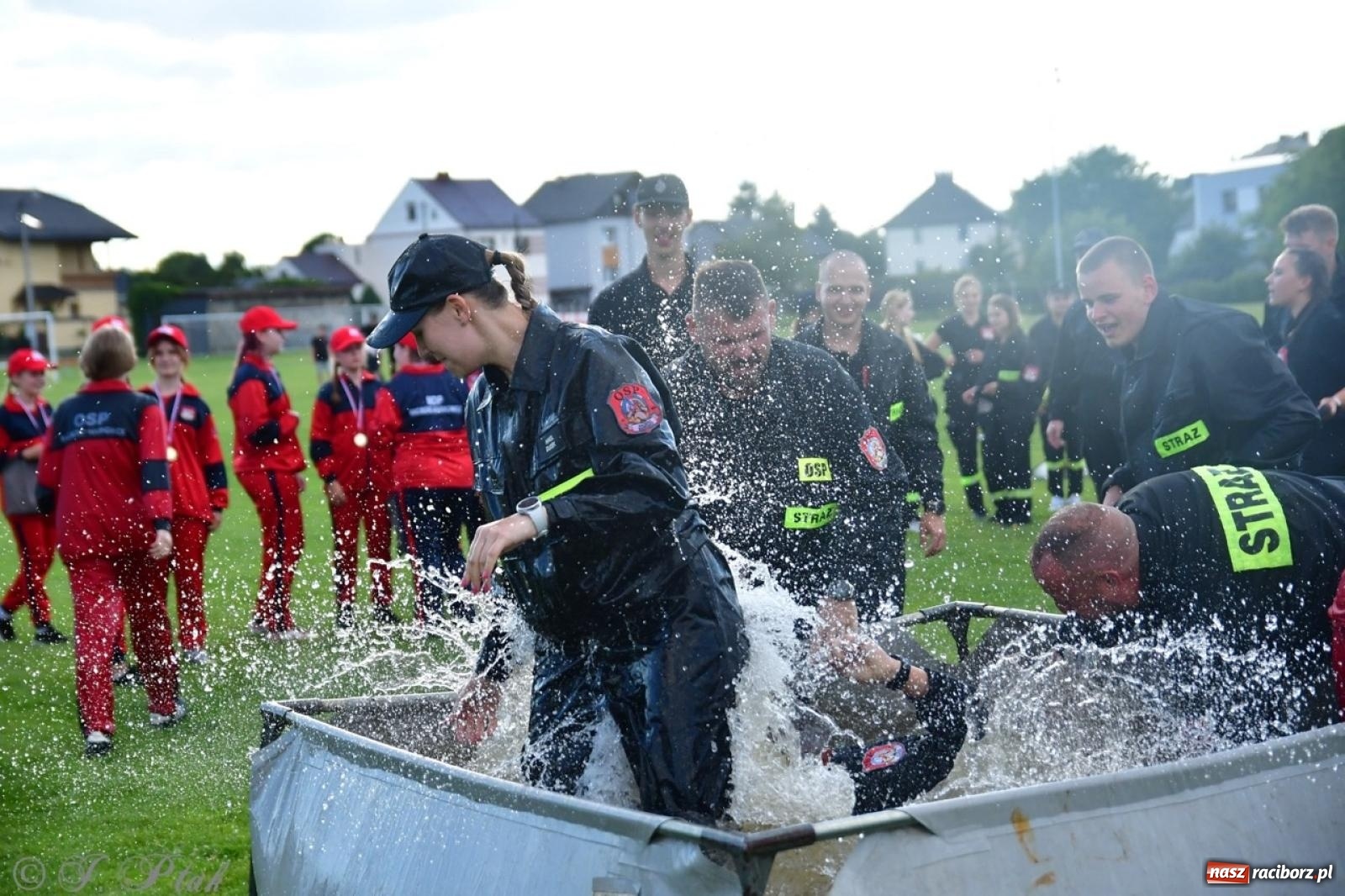 Zdjęcie w galerii na portalu naszraciborz.pl: Markowice zgarnęły całą pulę. Miejskie zawody sportowo-pożarnicze w Studziennej FOTO i WIDEO] wiadomości z regionu
