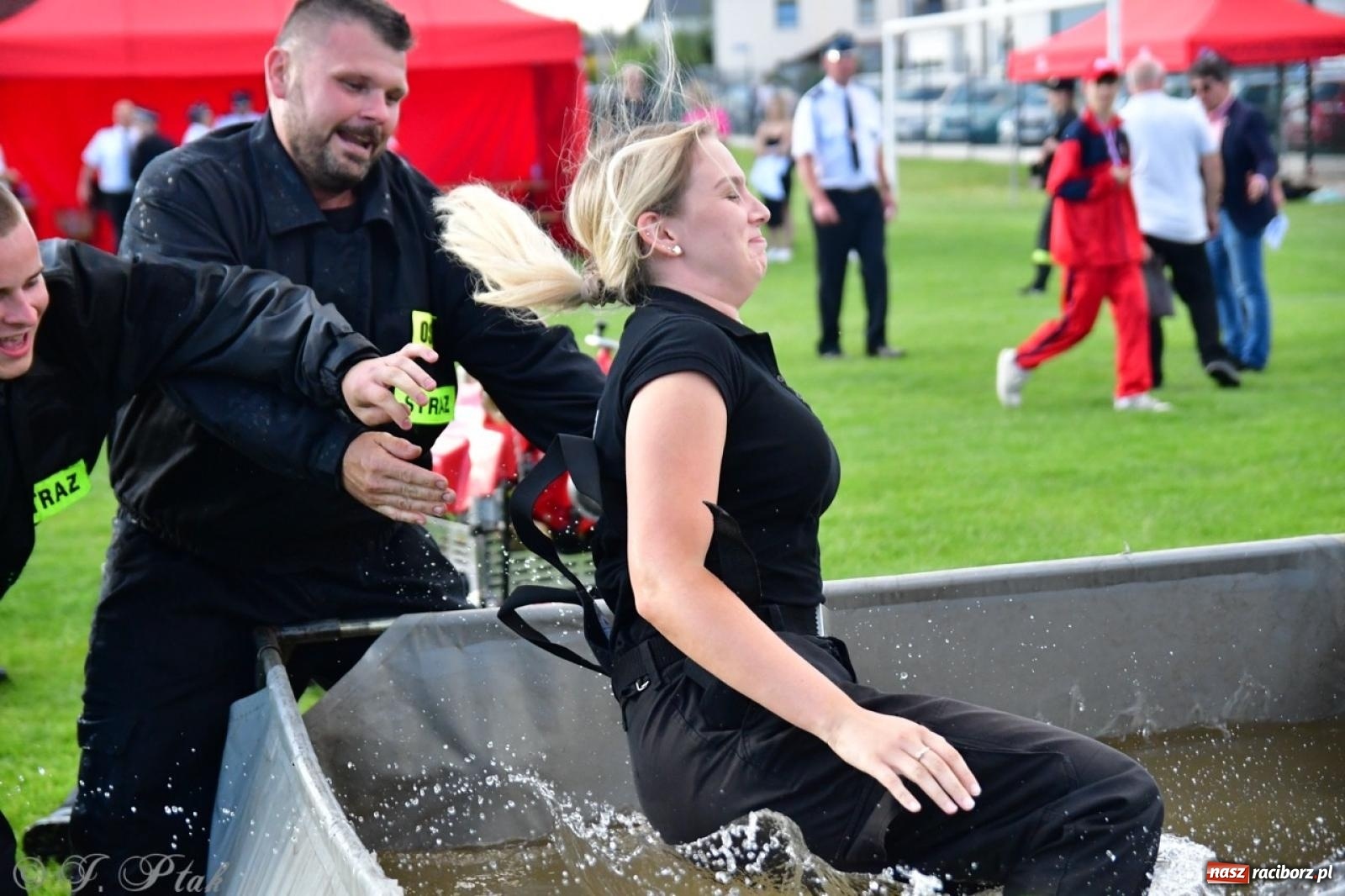 Zdjęcie w galerii na portalu naszraciborz.pl: Markowice zgarnęły całą pulę. Miejskie zawody sportowo-pożarnicze w Studziennej FOTO i WIDEO] wiadomości z regionu