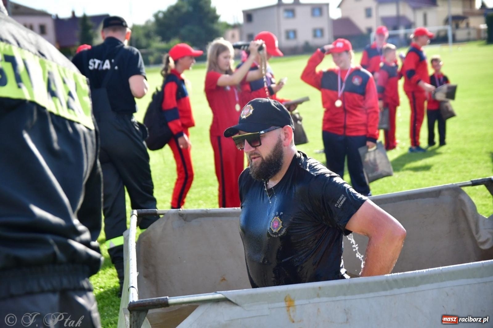 Zdjęcie w galerii na portalu naszraciborz.pl: Markowice zgarnęły całą pulę. Miejskie zawody sportowo-pożarnicze w Studziennej FOTO i WIDEO] wiadomości z regionu