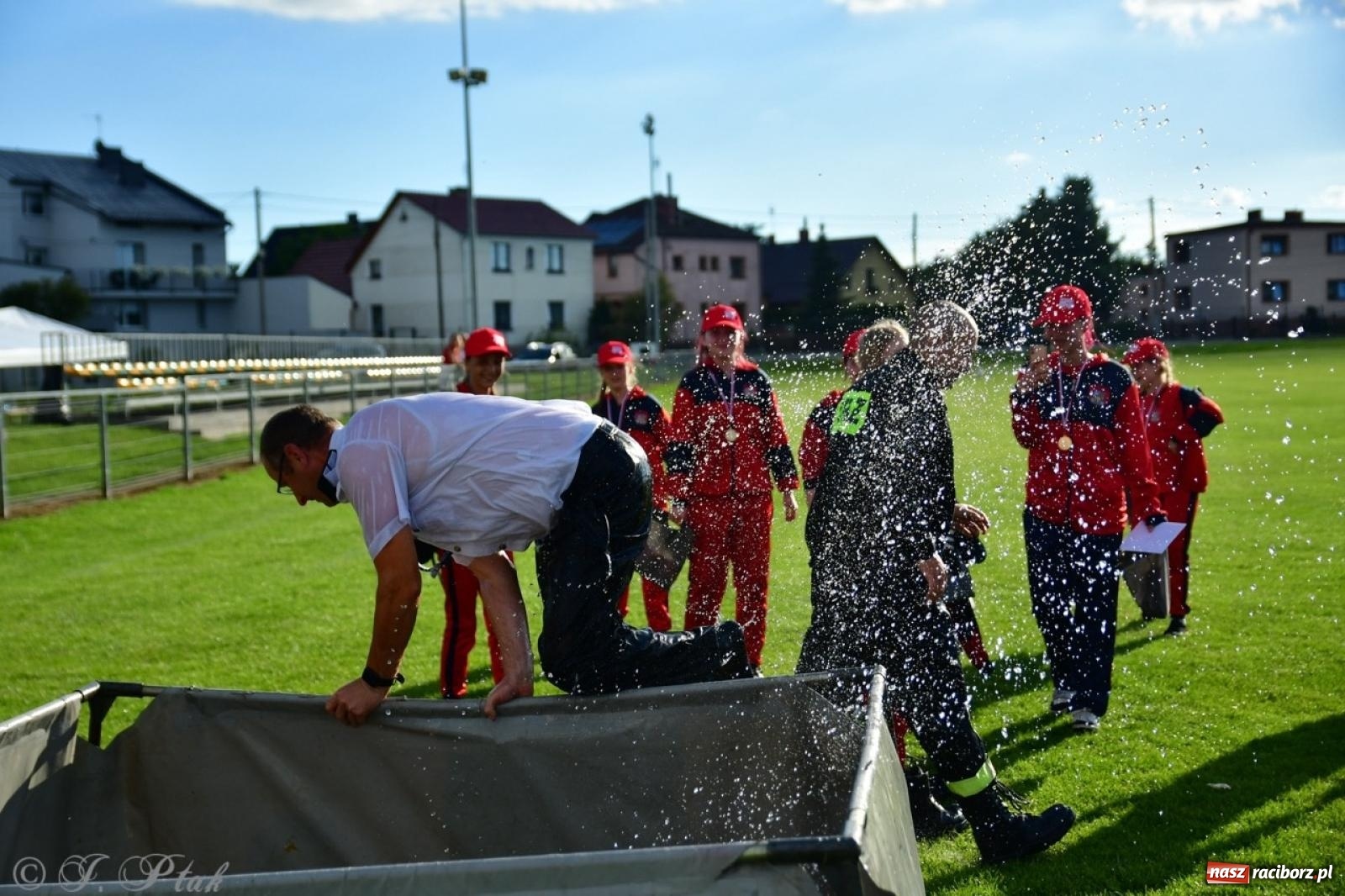 Zdjęcie w galerii na portalu naszraciborz.pl: Markowice zgarnęły całą pulę. Miejskie zawody sportowo-pożarnicze w Studziennej FOTO i WIDEO] wiadomości z regionu