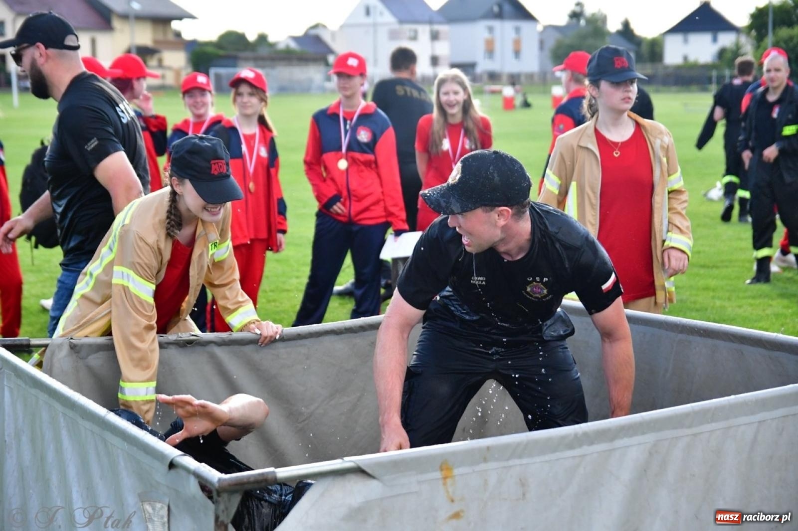 Zdjęcie w galerii na portalu naszraciborz.pl: Markowice zgarnęły całą pulę. Miejskie zawody sportowo-pożarnicze w Studziennej FOTO i WIDEO] wiadomości z regionu