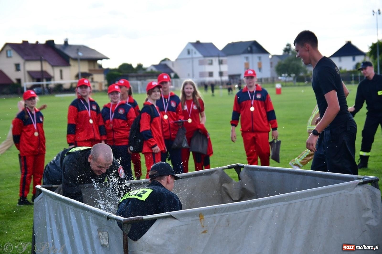 Zdjęcie w galerii na portalu naszraciborz.pl: Markowice zgarnęły całą pulę. Miejskie zawody sportowo-pożarnicze w Studziennej FOTO i WIDEO] wiadomości z regionu