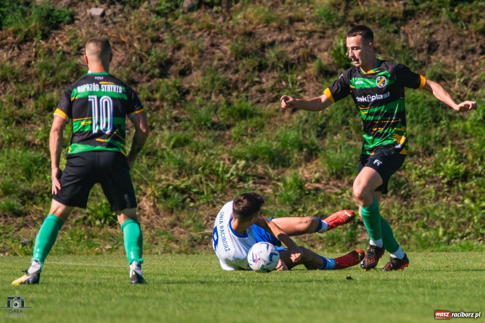 Zdjęcie w galerii na portalu naszraciborz.pl: Unia Racibórz kontra Naprzód Syrynia. Podział punktów na zakończenie sezonu [FOTO] wiadomości z regionu