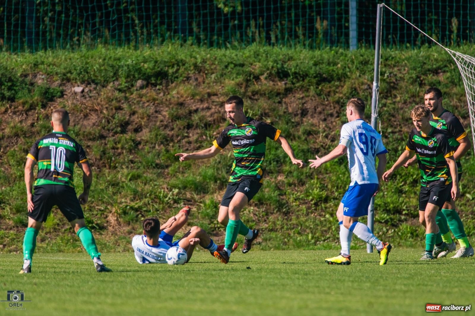 Zdjęcie w galerii na portalu naszraciborz.pl: Unia Racibórz kontra Naprzód Syrynia. Podział punktów na zakończenie sezonu [FOTO] wiadomości z regionu