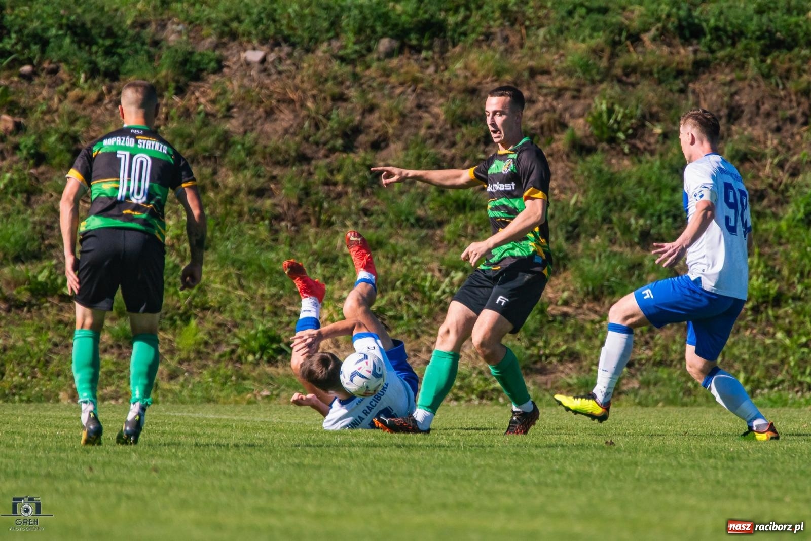 Zdjęcie w galerii na portalu naszraciborz.pl: Unia Racibórz kontra Naprzód Syrynia. Podział punktów na zakończenie sezonu [FOTO] wiadomości z regionu
