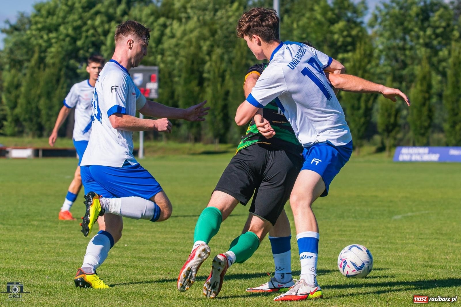 Zdjęcie w galerii na portalu naszraciborz.pl: Unia Racibórz kontra Naprzód Syrynia. Podział punktów na zakończenie sezonu [FOTO] wiadomości z regionu