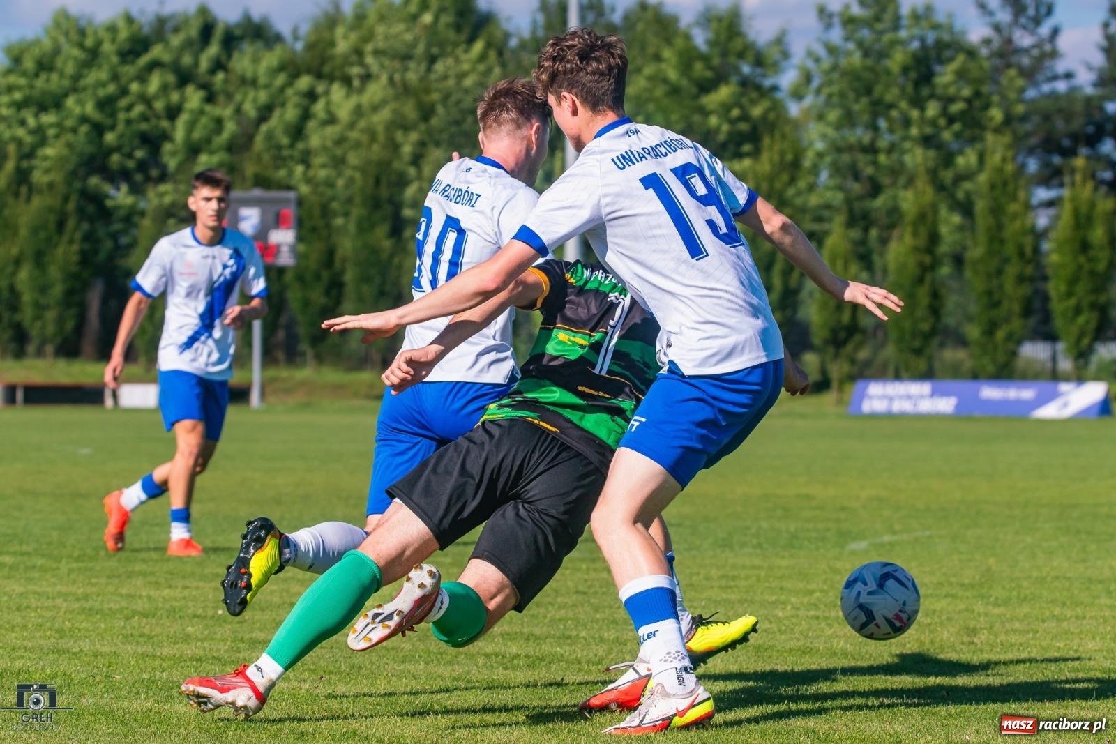 Zdjęcie w galerii na portalu naszraciborz.pl: Unia Racibórz kontra Naprzód Syrynia. Podział punktów na zakończenie sezonu [FOTO] wiadomości z regionu