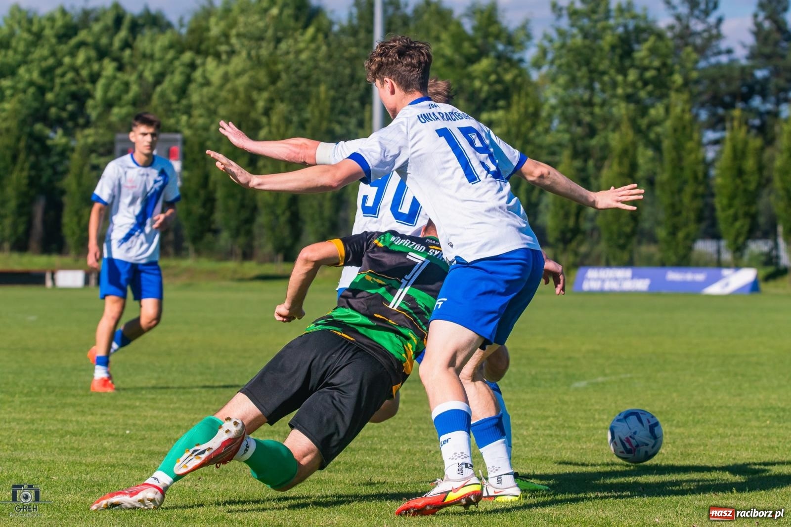 Zdjęcie w galerii na portalu naszraciborz.pl: Unia Racibórz kontra Naprzód Syrynia. Podział punktów na zakończenie sezonu [FOTO] wiadomości z regionu