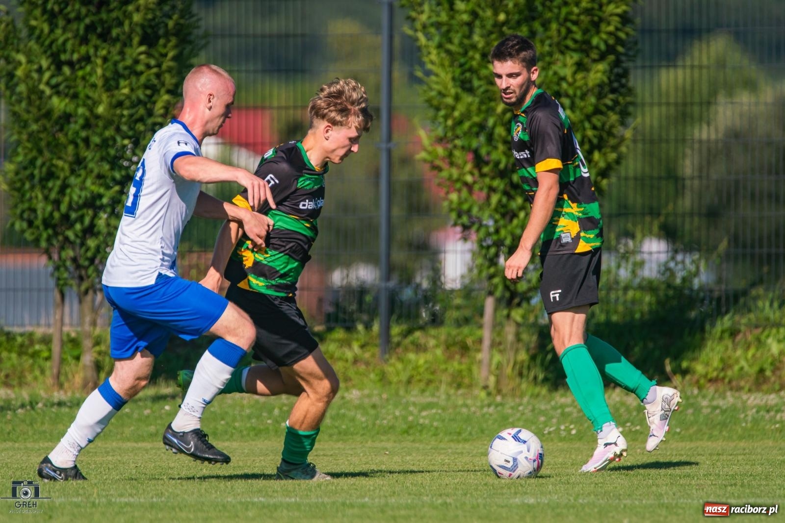 Zdjęcie w galerii na portalu naszraciborz.pl: Unia Racibórz kontra Naprzód Syrynia. Podział punktów na zakończenie sezonu [FOTO] wiadomości z regionu