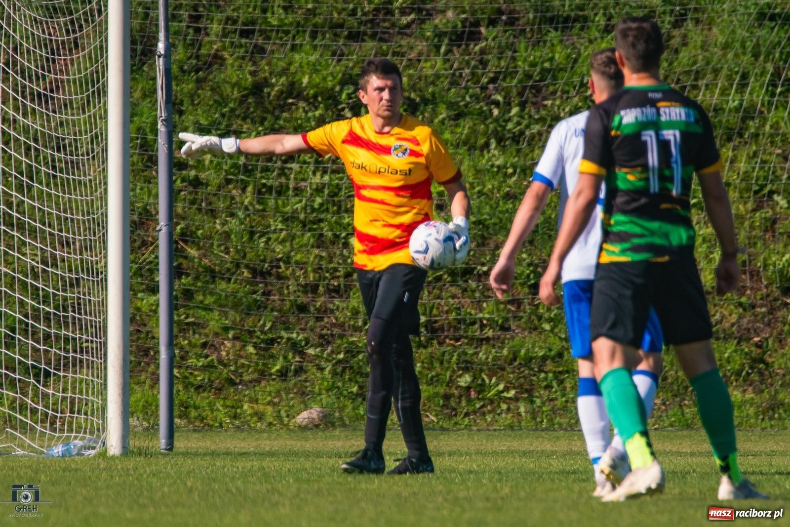 Zdjęcie w galerii na portalu naszraciborz.pl: Unia Racibórz kontra Naprzód Syrynia. Podział punktów na zakończenie sezonu [FOTO] wiadomości z regionu