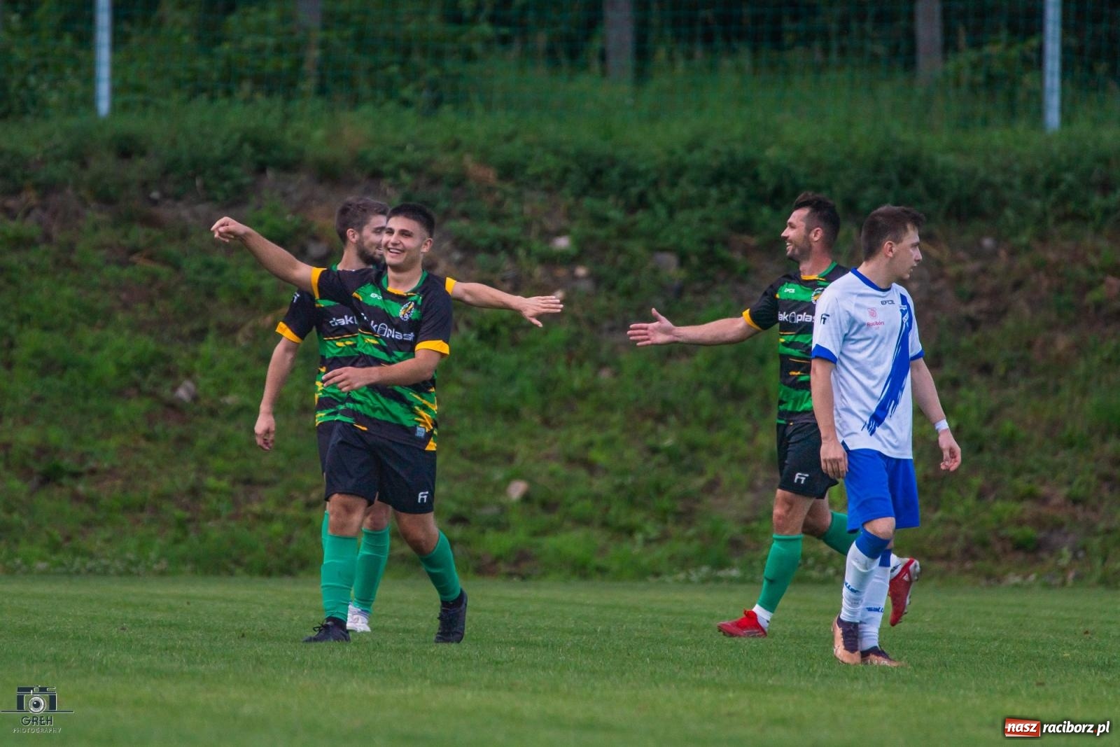 Zdjęcie w galerii na portalu naszraciborz.pl: Unia Racibórz kontra Naprzód Syrynia. Podział punktów na zakończenie sezonu [FOTO] wiadomości z regionu