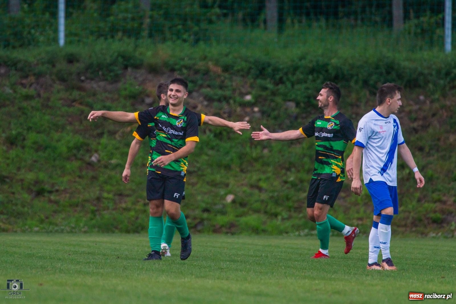 Zdjęcie w galerii na portalu naszraciborz.pl: Unia Racibórz kontra Naprzód Syrynia. Podział punktów na zakończenie sezonu [FOTO] wiadomości z regionu