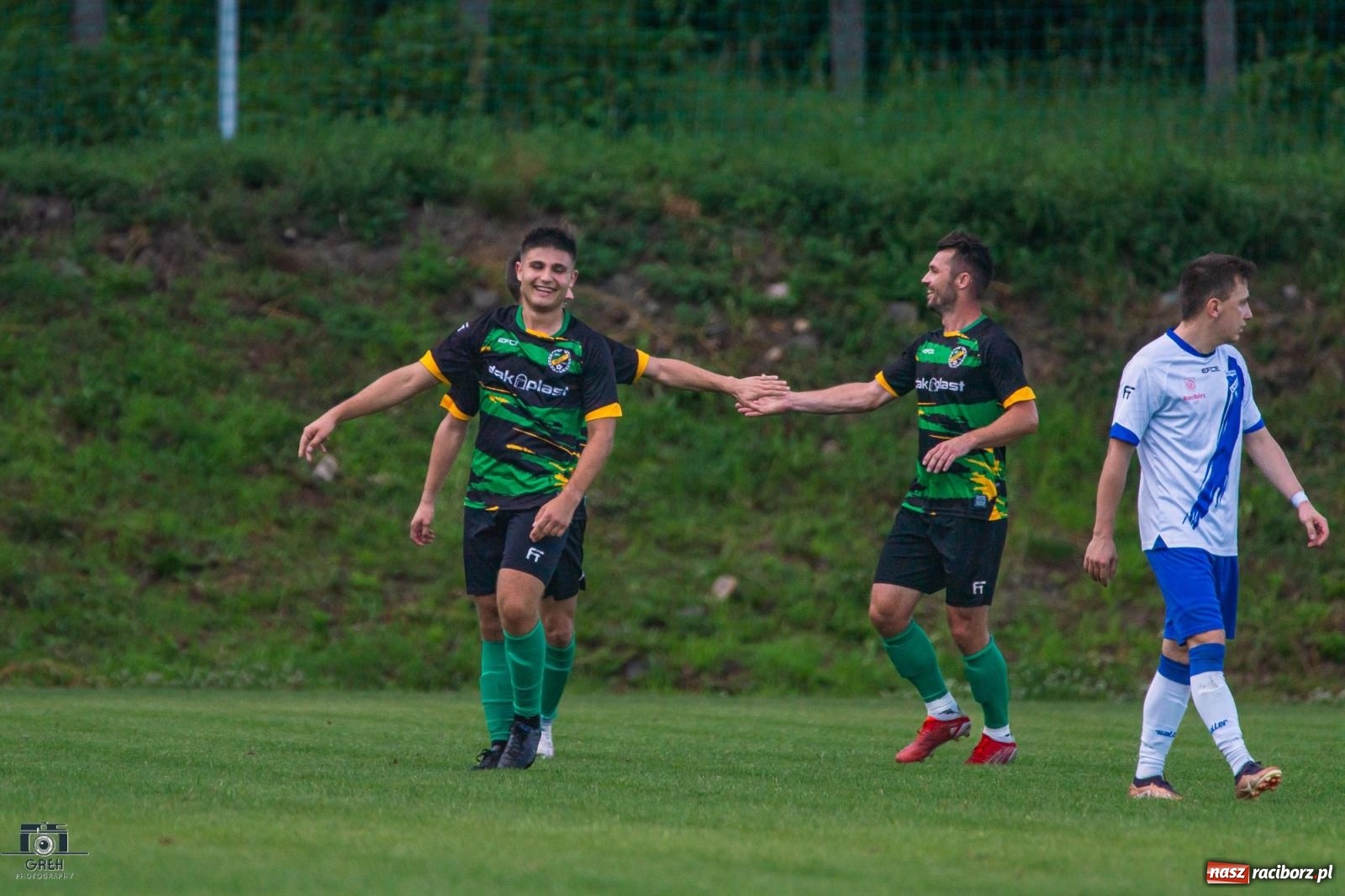 Zdjęcie w galerii na portalu naszraciborz.pl: Unia Racibórz kontra Naprzód Syrynia. Podział punktów na zakończenie sezonu [FOTO] wiadomości z regionu