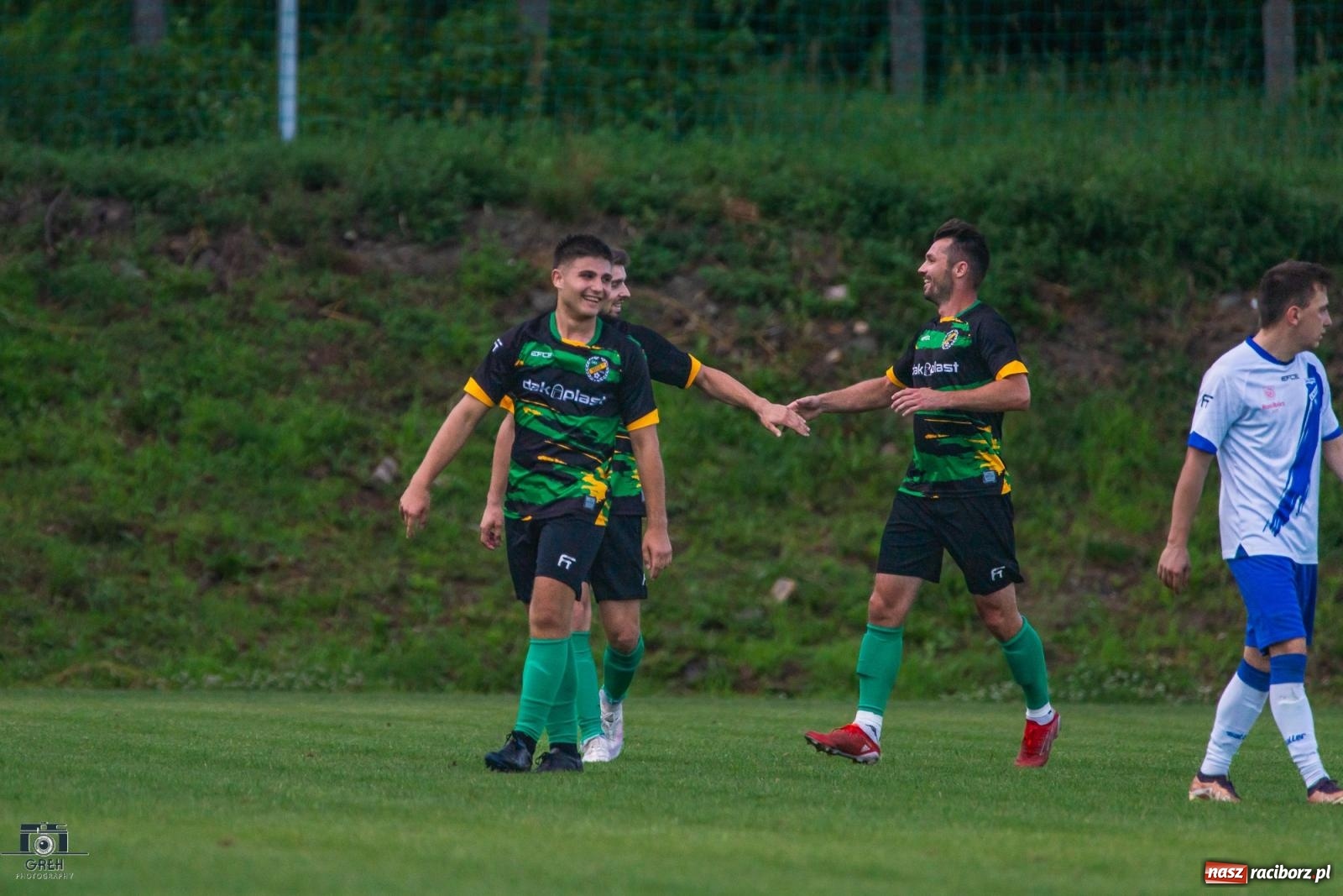 Zdjęcie w galerii na portalu naszraciborz.pl: Unia Racibórz kontra Naprzód Syrynia. Podział punktów na zakończenie sezonu [FOTO] wiadomości z regionu