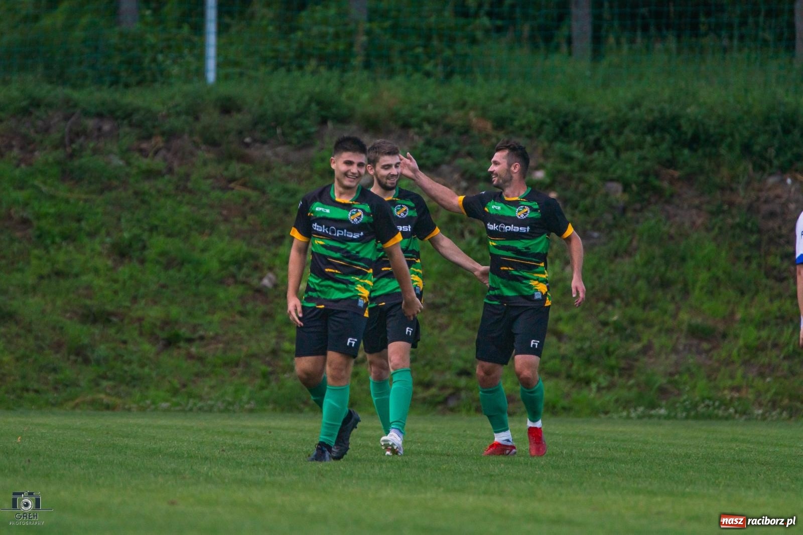 Zdjęcie w galerii na portalu naszraciborz.pl: Unia Racibórz kontra Naprzód Syrynia. Podział punktów na zakończenie sezonu [FOTO] wiadomości z regionu
