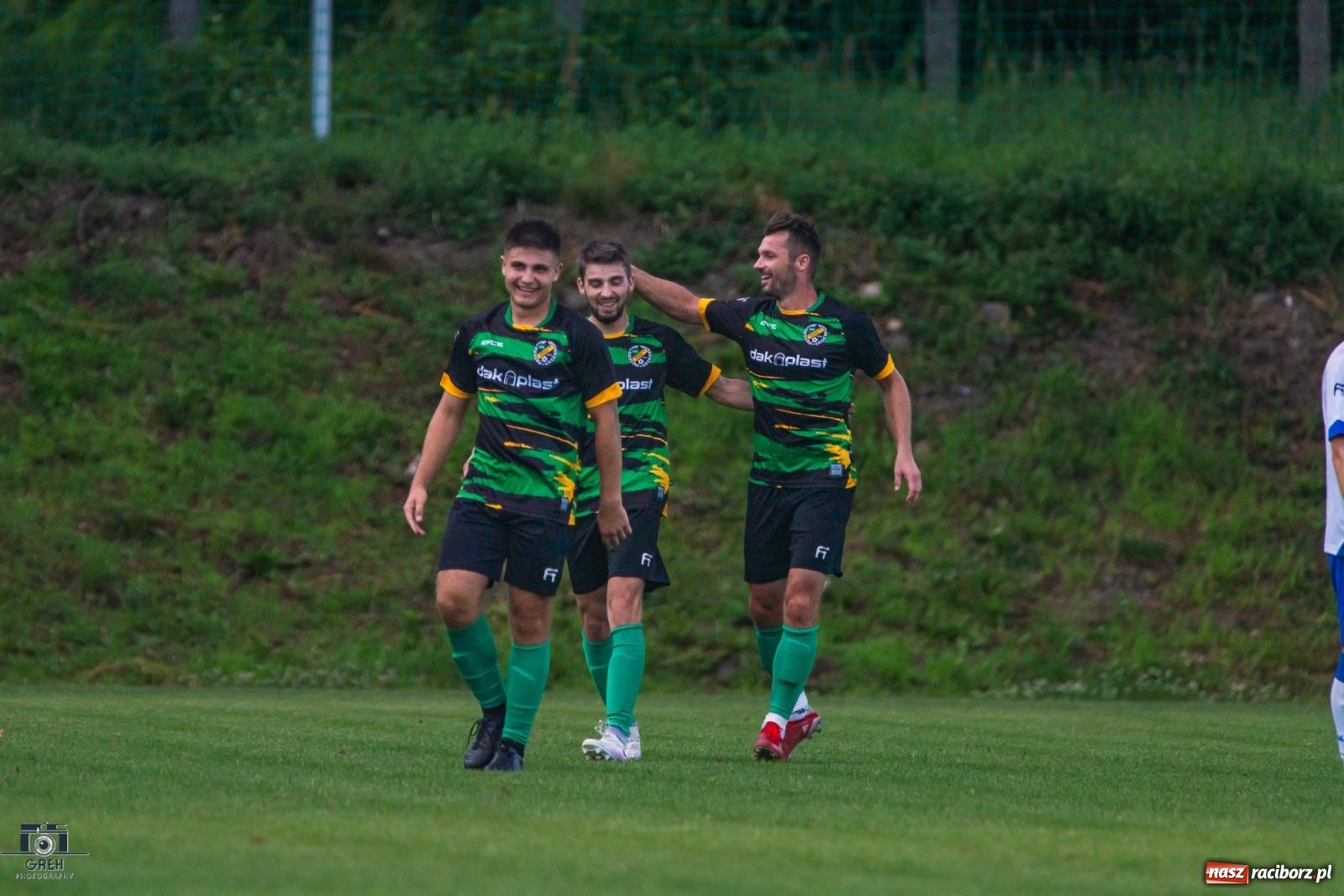 Zdjęcie w galerii na portalu naszraciborz.pl: Unia Racibórz kontra Naprzód Syrynia. Podział punktów na zakończenie sezonu [FOTO] wiadomości z regionu