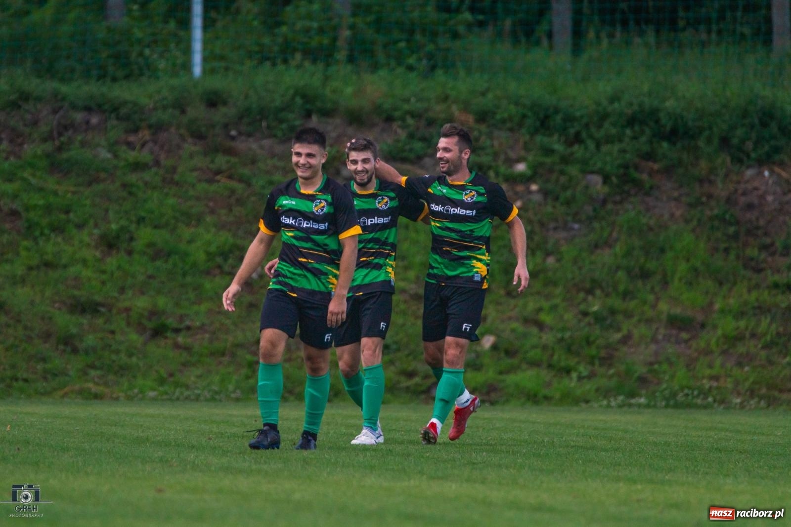 Zdjęcie w galerii na portalu naszraciborz.pl: Unia Racibórz kontra Naprzód Syrynia. Podział punktów na zakończenie sezonu [FOTO] wiadomości z regionu