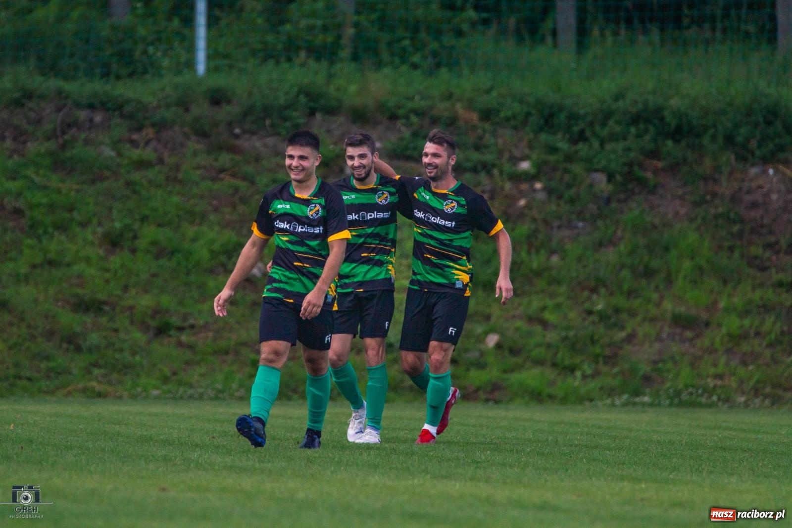 Zdjęcie w galerii na portalu naszraciborz.pl: Unia Racibórz kontra Naprzód Syrynia. Podział punktów na zakończenie sezonu [FOTO] wiadomości z regionu